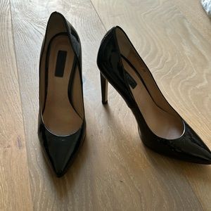 Topshop high heels. Pump. Black patent- worn for 3 hours. Made in Spain